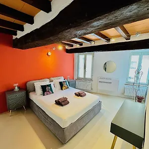 New Street House , Parma Italia